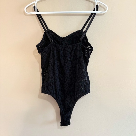 Black Lace Bodysuit w Contouring Smoothing Panel Insert - Picture 7 of 15